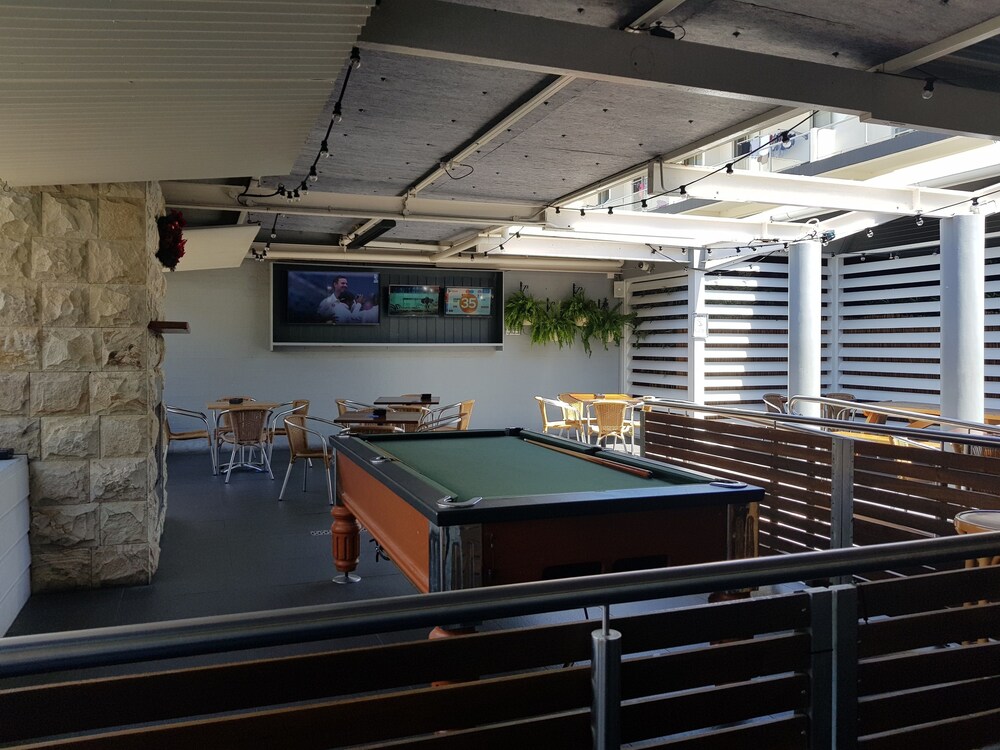 Seabreeze Beach Hotel
