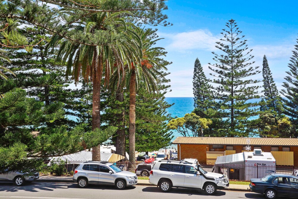 Seabreeze Beach Hotel