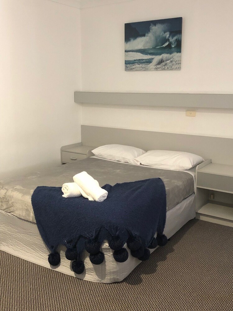 Seabreeze Beach Hotel