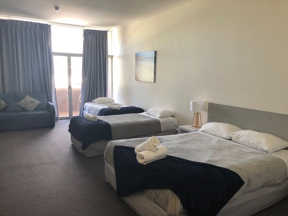 Seabreeze Beach Hotel