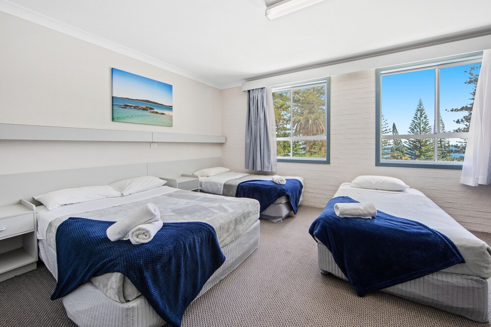 Seabreeze Beach Hotel