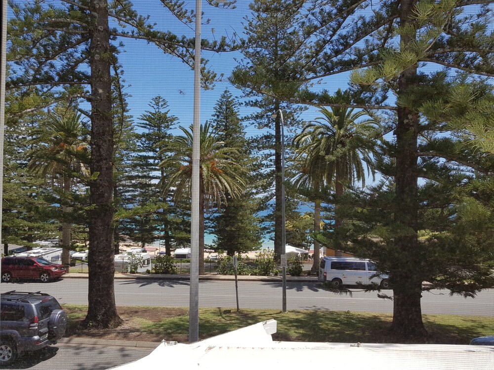 Seabreeze Beach Hotel