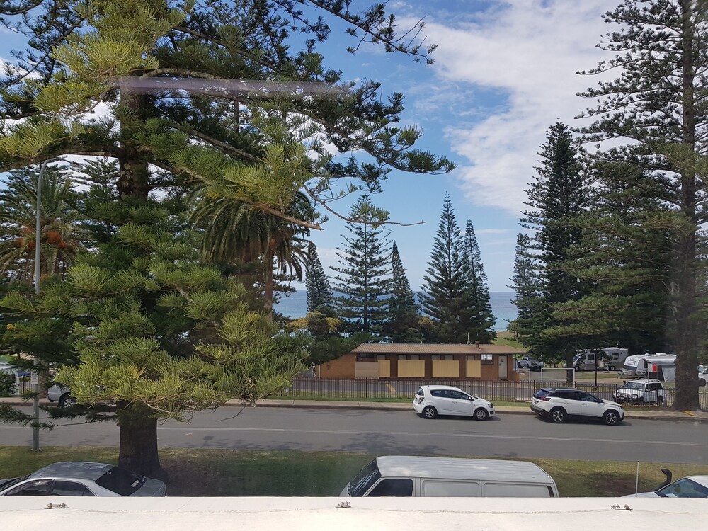 Seabreeze Beach Hotel