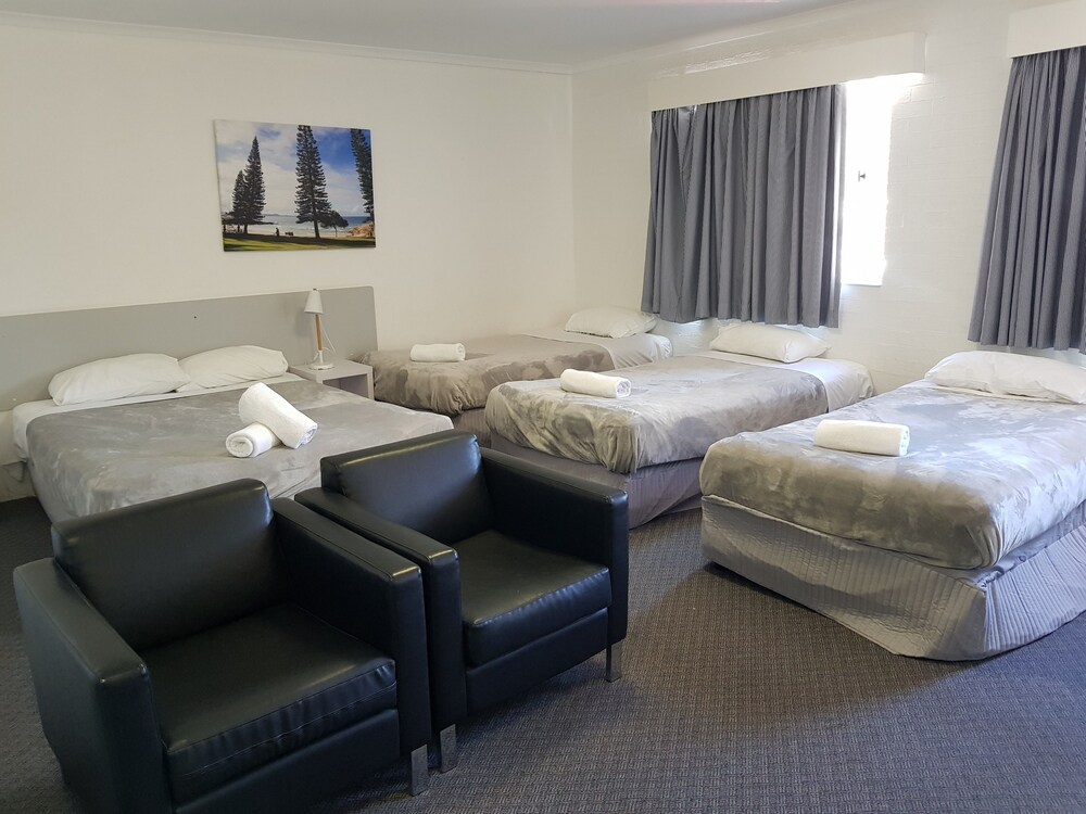 Seabreeze Beach Hotel
