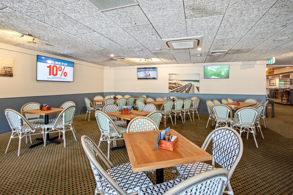 Seabreeze Beach Hotel