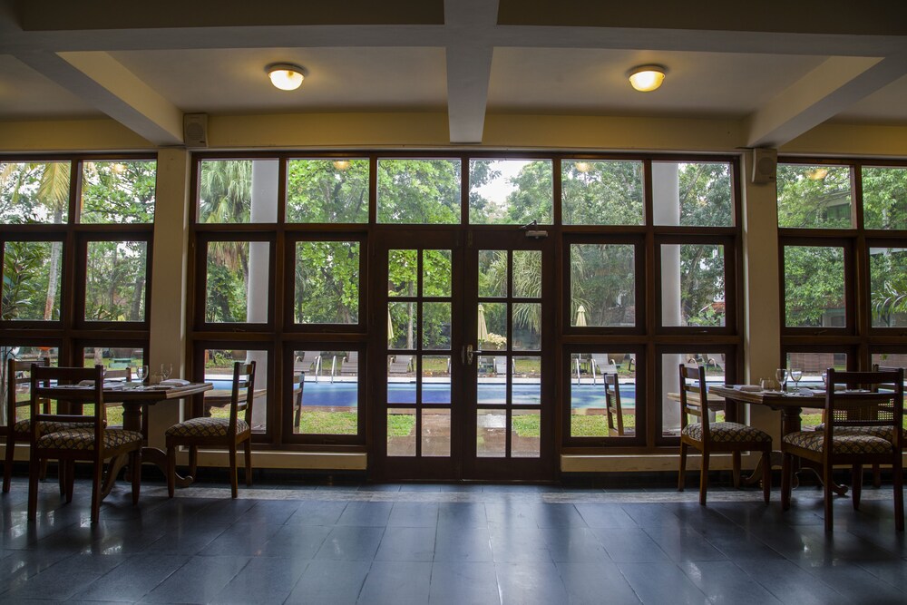 Palms Mount Lavinia In Mount Lavinia Hotel Rates Reviews On Orbitz