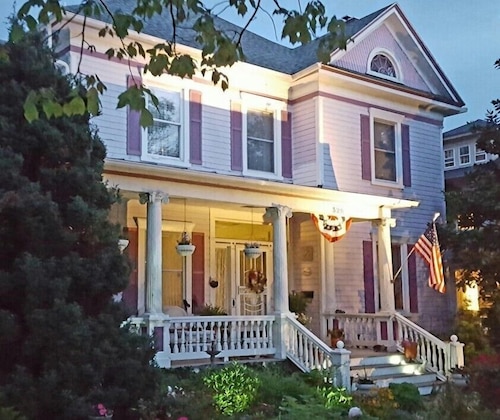lovingston chat Lovingston b&bs / inns orchard house bed and breakfast mike and deb are so great, they really made us feel at home and took time to chat with us. lovingston chat Lovingston b&bs / inns orchard house bed and breakfast mike and deb are so great, they really made us feel at home and took time to chat with us.