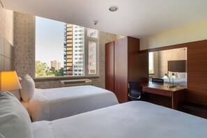 Senior Double Room | In-room safe, desk, soundproofing, iron/ironing board