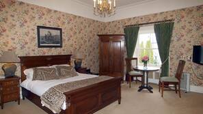 1 bedroom, desk, iron/ironing board, rollaway beds