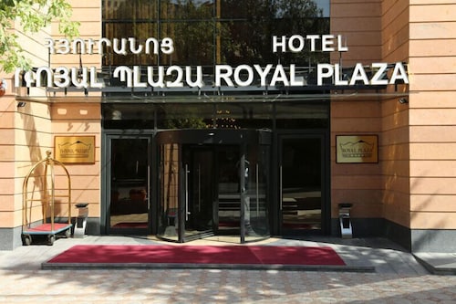 Front of property, Royal Plaza Hotel