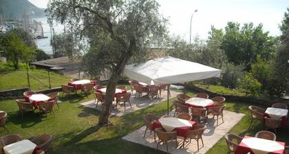 Albergo Navene