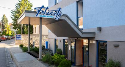 Felicity Garni Hotel