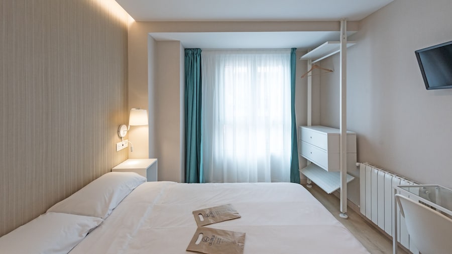 Hostal La Lonja