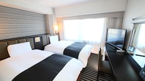 Premium bedding, down comforters, desk, blackout drapes