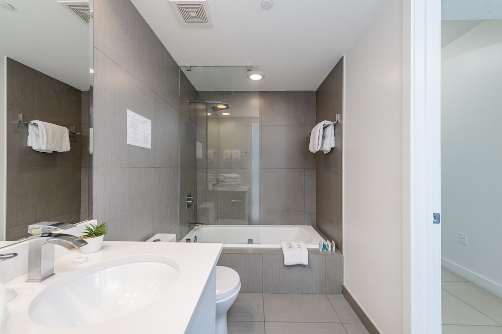 Churchill Suites Monte Carlo Miami Beach