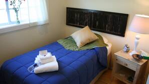 Iron/ironing board, free WiFi, linens