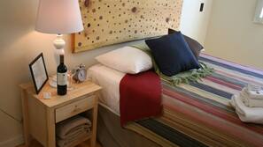 Iron/ironing board, free WiFi, linens
