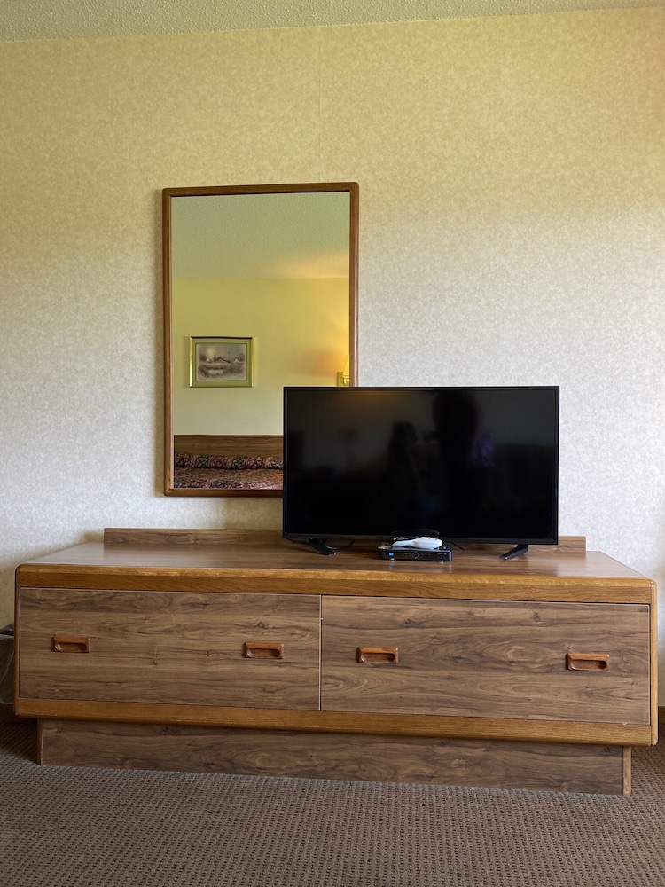 AmeriVu Inn and Suites AU73 Deals & Reviews (Prentice, USA) Wotif