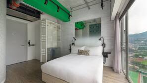 Premium bedding, free minibar, in-room safe, iron/ironing board