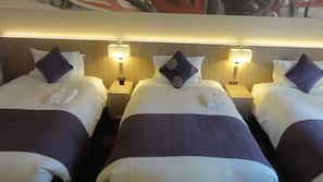 Premium bedding, desk, free WiFi