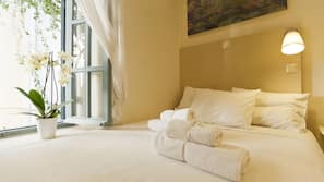 Premium bedding, iron/ironing board, free WiFi, bed sheets