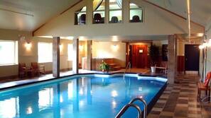 Indoor pool, seasonal outdoor pool, pool loungers