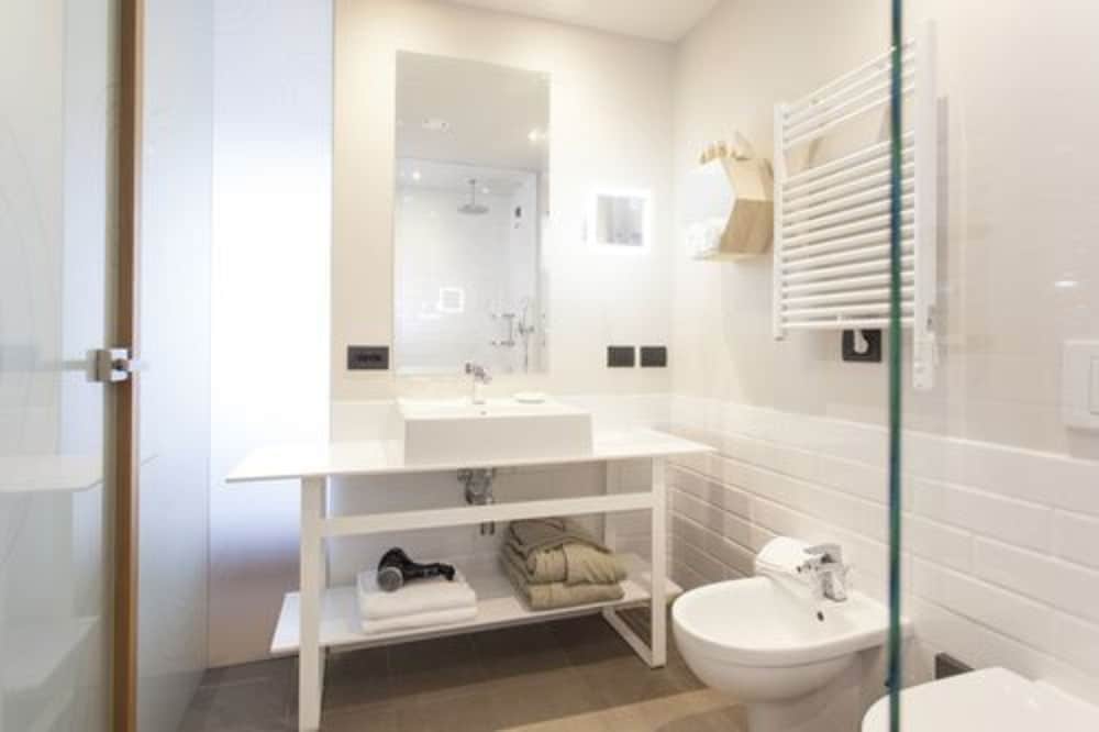 Hotel De Charme Laveno Laveno Mombello Ita Best Price - 