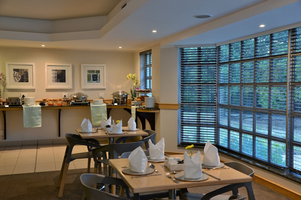 Road Lodge Cape Town International Airport in Cape Town Best Rates & Deals on Orbitz