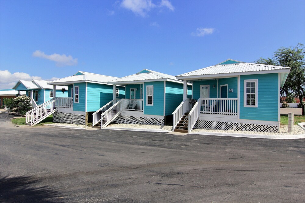 Shark Reef Resort Motel Cottages Port Aransas Usa Aarp
