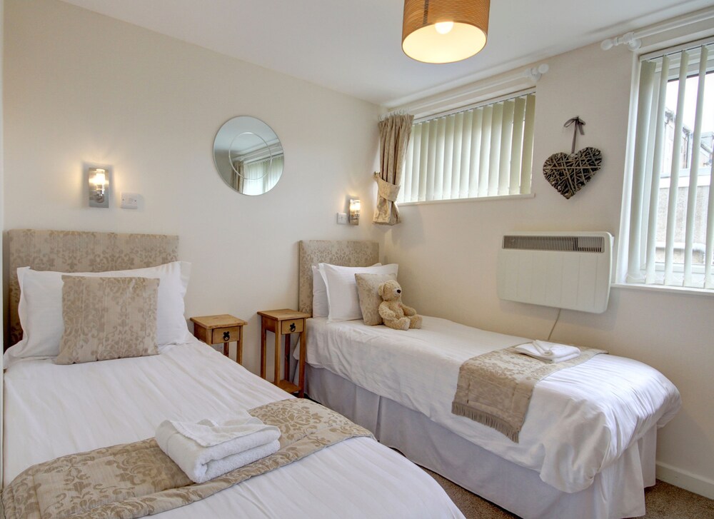 Kensington Court Holiday Apartments Deals & Reviews (WestonsuperMare