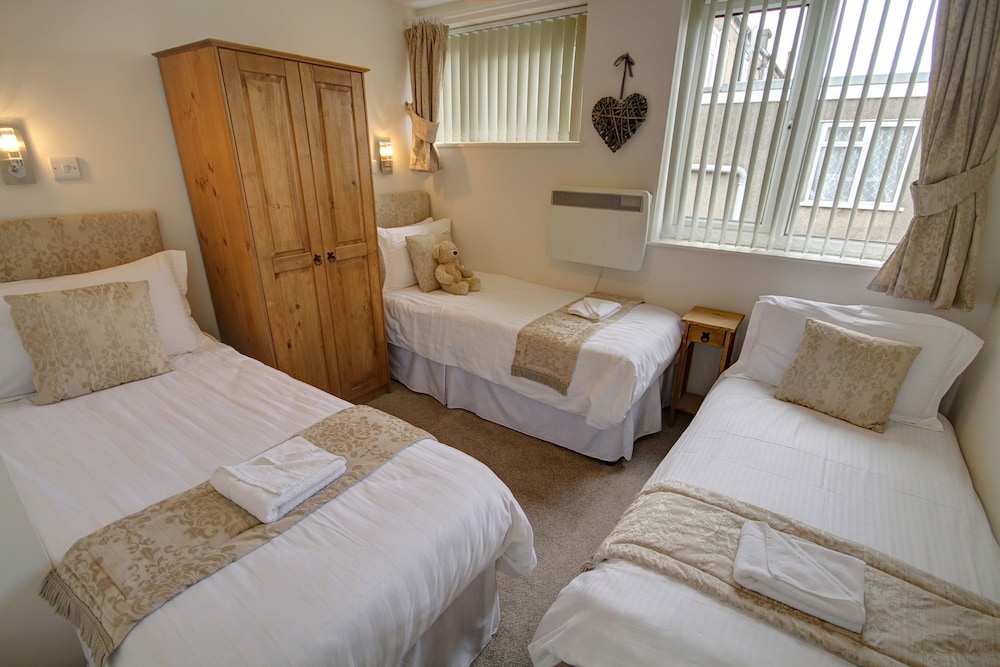 Kensington Court Holiday Apartments Deals & Reviews (WestonsuperMare