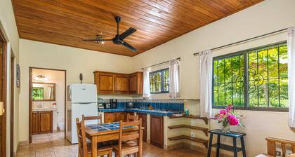 Guacamaya Lodge