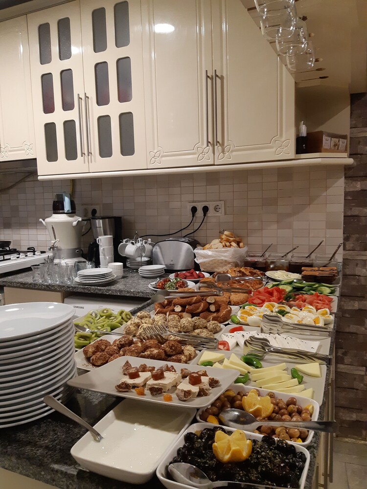 Photo - Walnut Shell Hotel