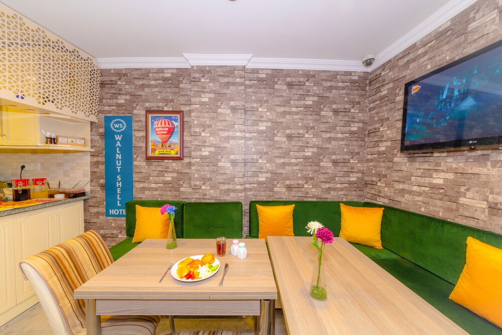 Photo - Walnut Shell Hotel