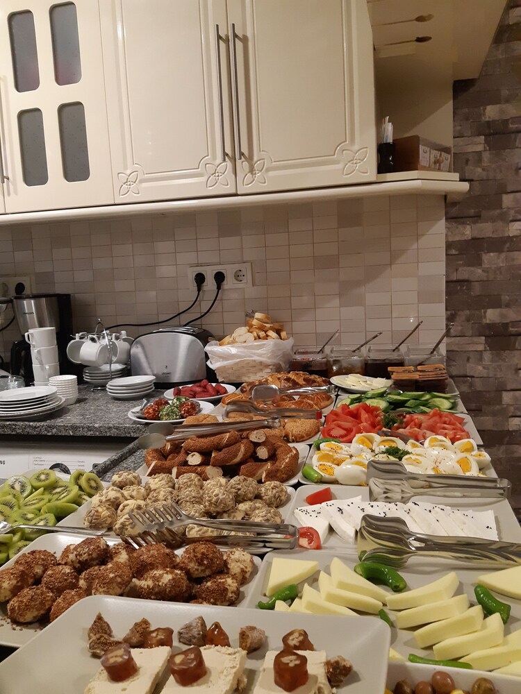 Photo - Walnut Shell Hotel