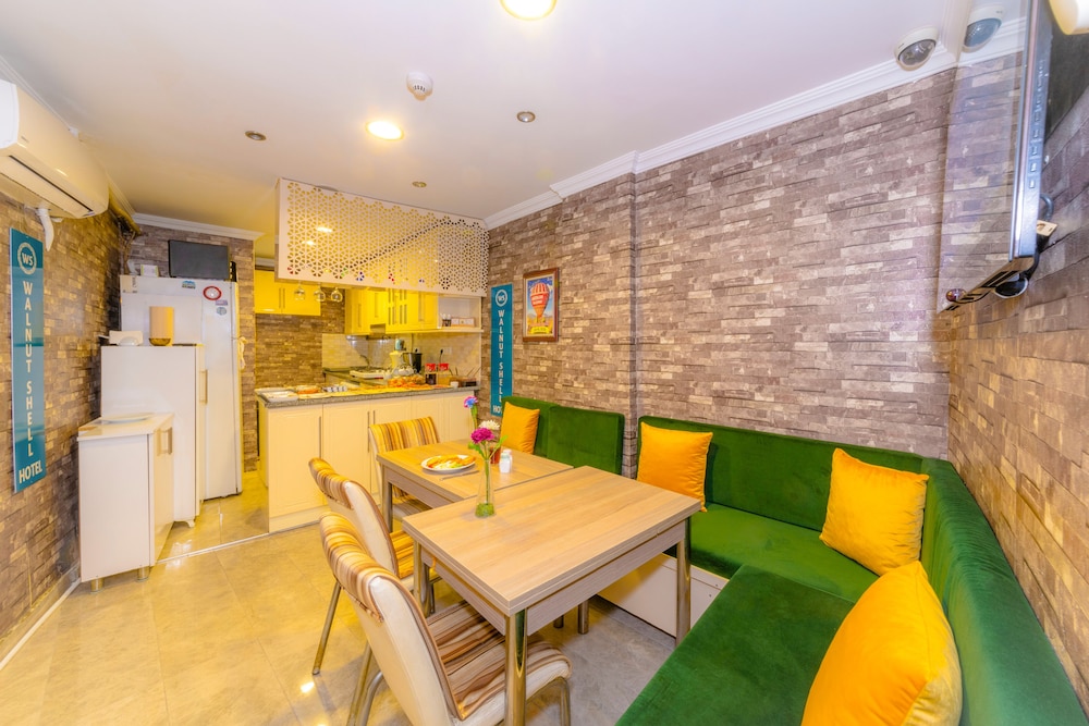 Photo - Walnut Shell Hotel