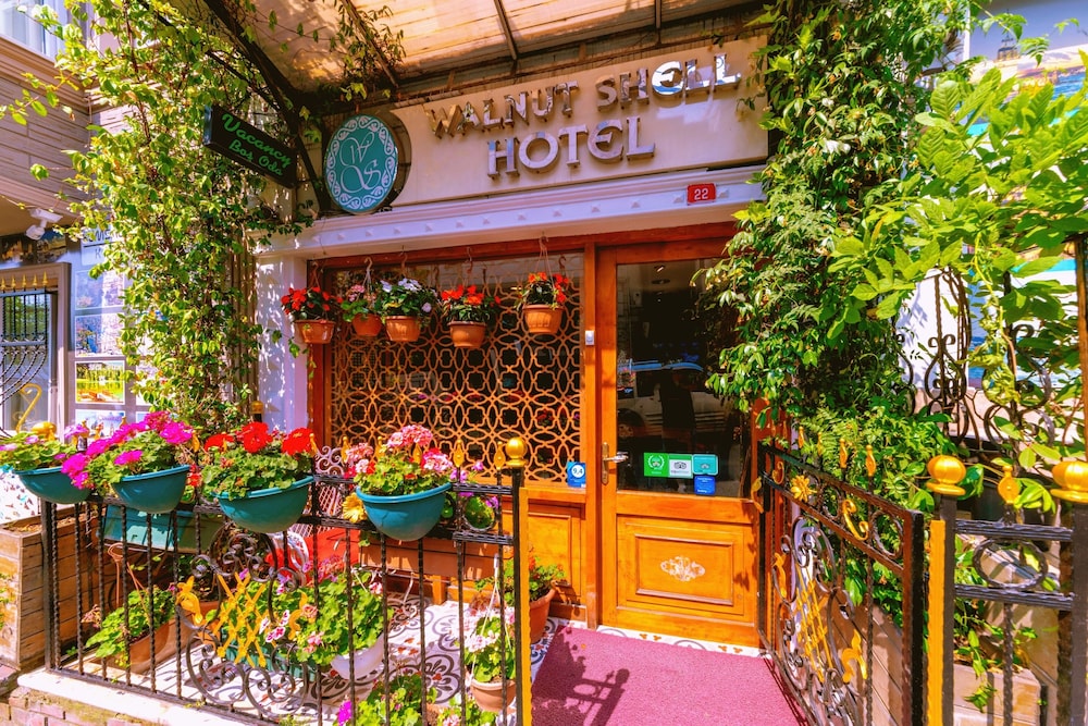 Photo - Walnut Shell Hotel