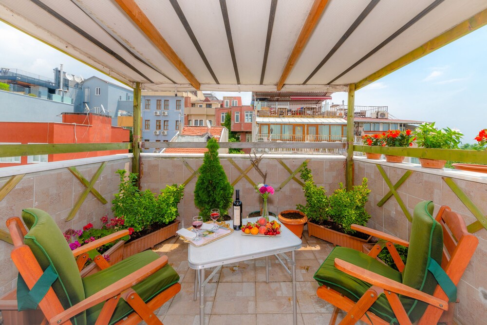 Photo - Walnut Shell Hotel