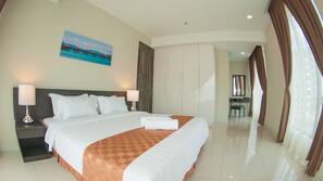 In-room safe, desk, iron/ironing board, rollaway beds