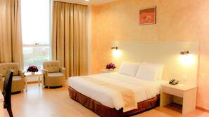In-room safe, desk, free WiFi, wheelchair access