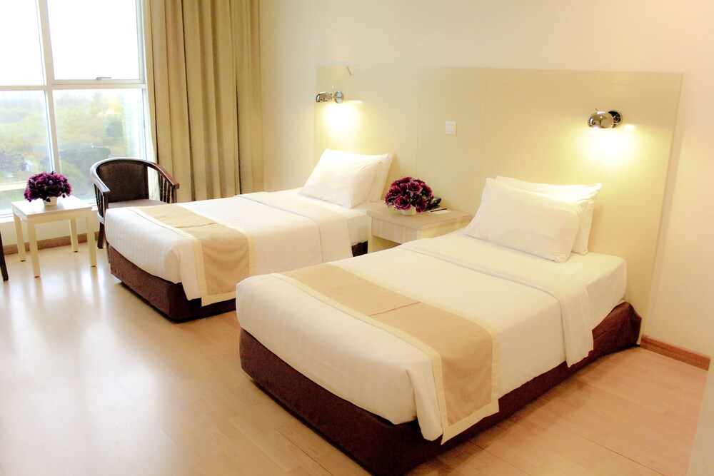 Room, Tower Regency Hotel & Apartments