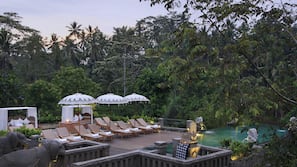 Outdoor pool, pool loungers