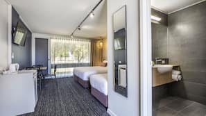 Iron/ironing board, free WiFi, bed sheets