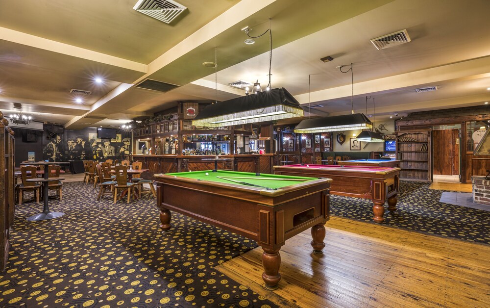 Nightcap at Monash Hotel