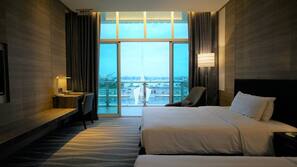 Premium bedding, down duvet, in-room safe, desk