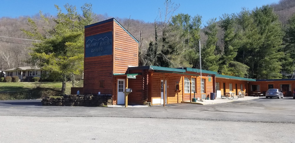 Property entrance, Rodeway Inn