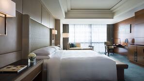 Premium bedding, minibar, in-room safe, desk