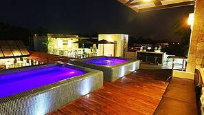 Bain à remous extérieur