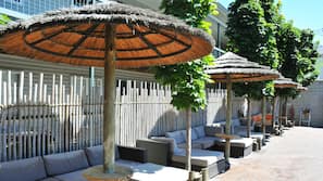 2 outdoor pools