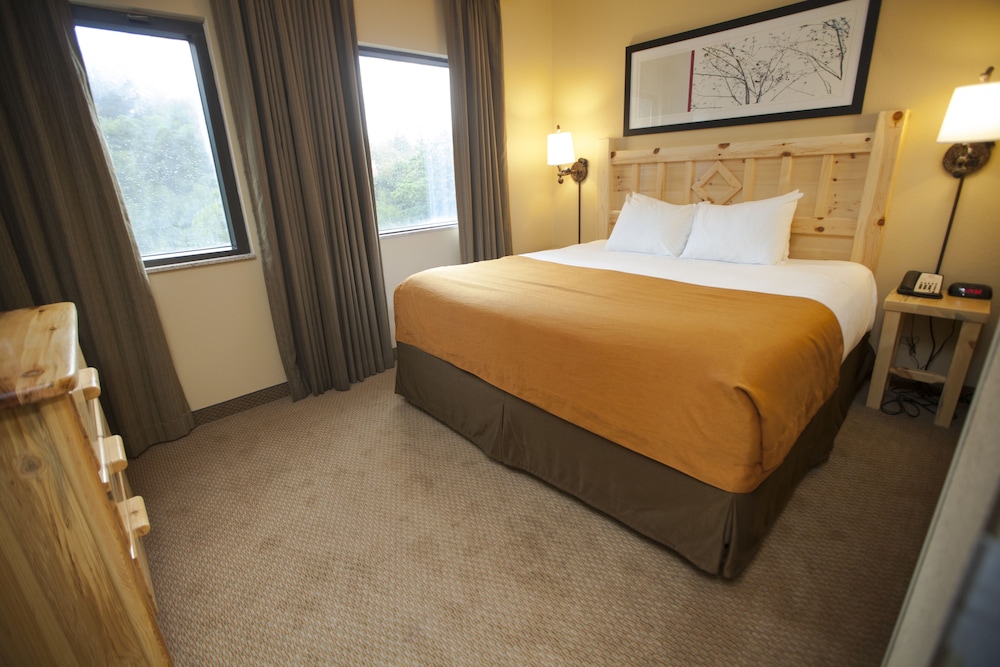 Great Wolf Lodge Boston / Fitchburg, MA in Fitchburg | Best Rates